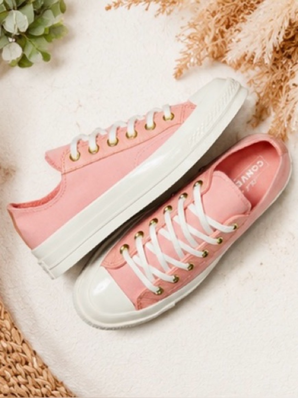 Converse Chuck 70 Flamingo Pink Low Top Sneakers NWT Size 8